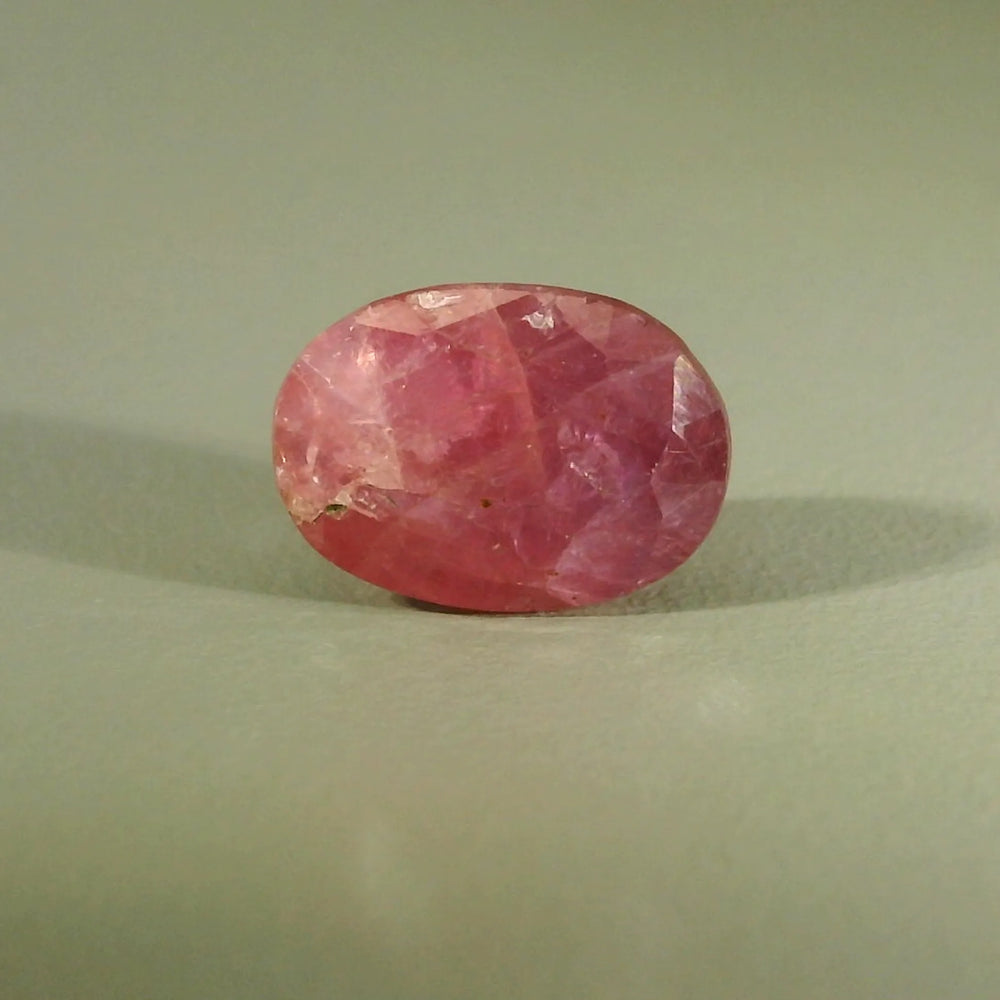 Mozambique Ruby (Manik) 4.42 Carat / 4.92 Ratti, Unheated and Untreated – No indications of treatment observed – front view