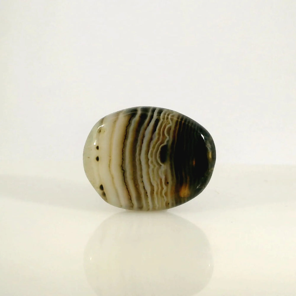 Indian Agate 7.16 Carat / 7.96 Ratti, Unheated and Untreated – No indications of treatment observed – back view