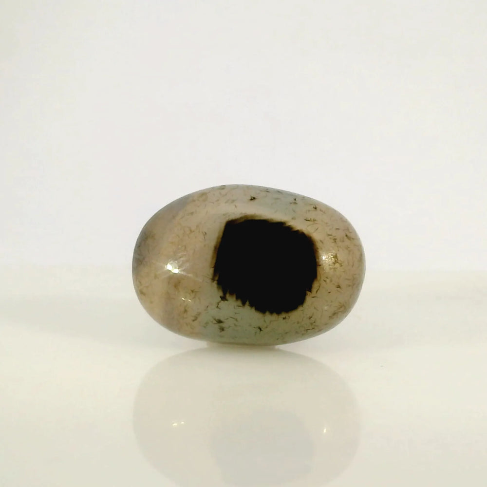 Indian Agate 9.61 Carat / 10.68 Ratti, Unheated and Untreated – No indications of treatment observed – front view