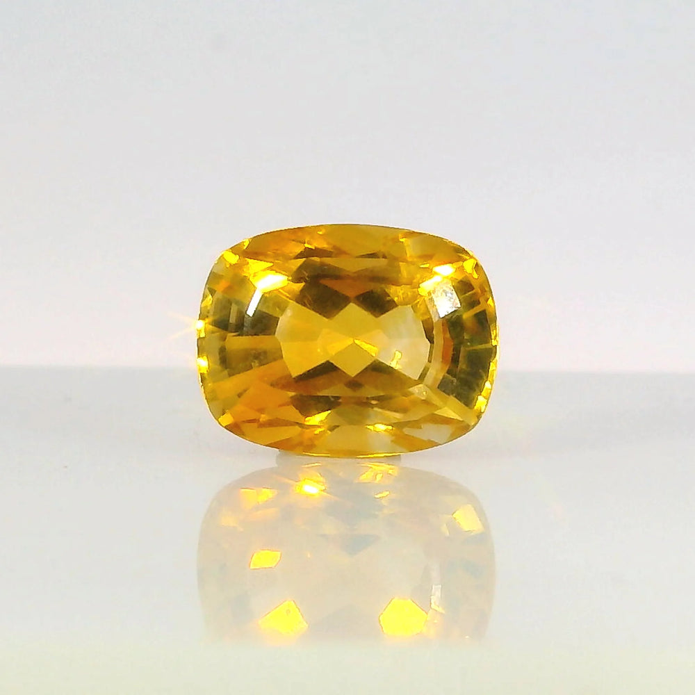 Brazilian Citrine 4.83 Carat / 5.37 Ratti, Unheated and Untreated – No indications of treatment observed – front view