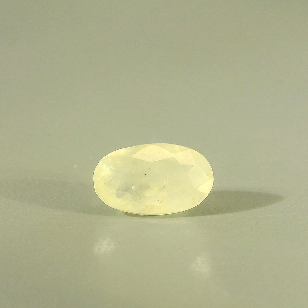 Sri Lankan Yellow Sapphire (Pukhraj) 2.84 Carat / 3.16 Ratti, Unheated and Untreated – No indications of treatment observed – front view