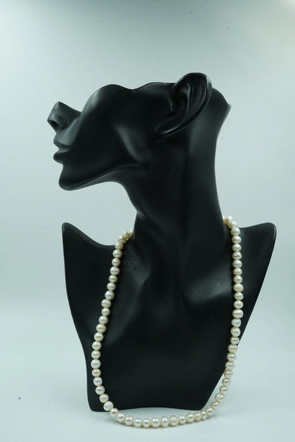 Freshwater Pearl (Moti) 211.13 Carat / 234.59 Ratti, Unheated and Untreated – No indications of treatment observed – front view