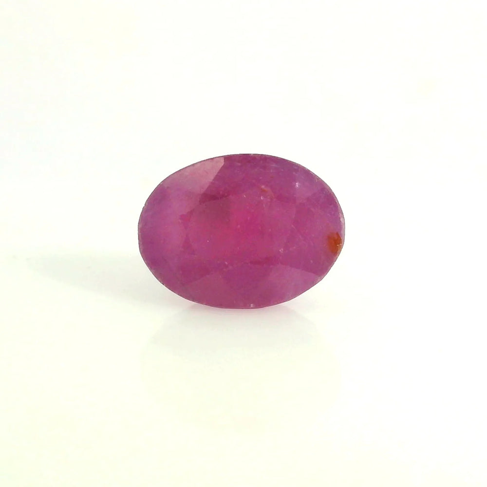 African Ruby (Manik) 3.77 Carat / 4.19 Ratti, Unheated and Untreated – No indications of treatment observed – front view