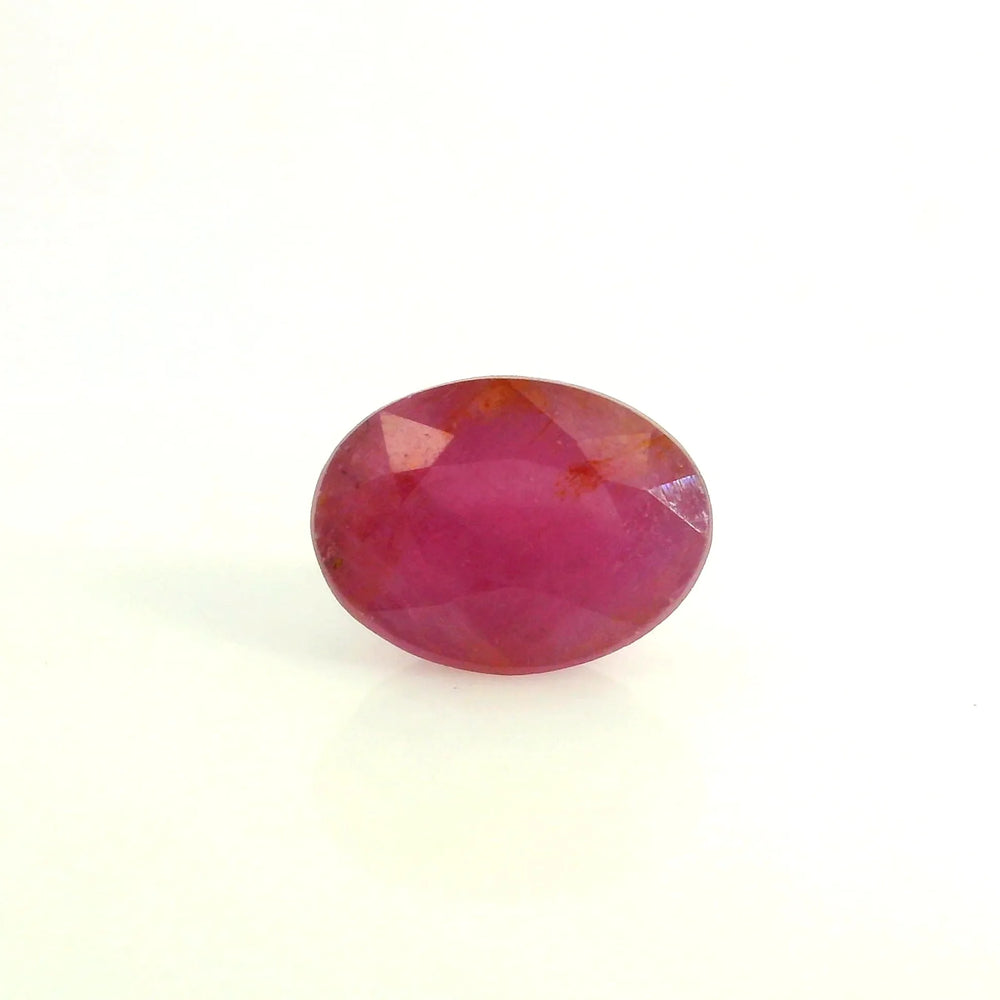 African Ruby (Manik) 3.99 Carat / 4.44 Ratti, Unheated and Untreated – No indications of treatment observed – front view