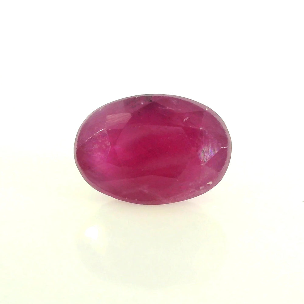 African Ruby (Manik) 4.42 Carat / 4.92 Ratti, Unheated and Untreated – No indications of treatment observed – front view