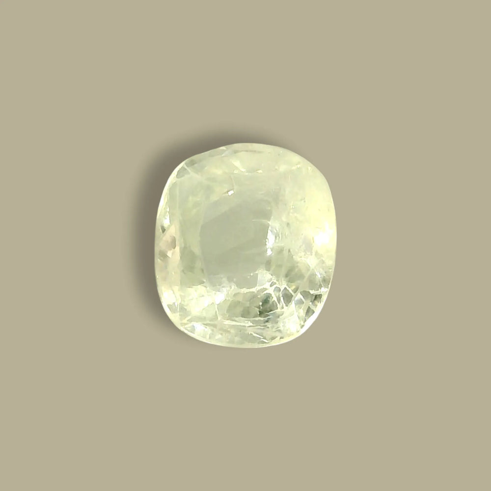 Sri Lankan Yellow Sapphire (Pukhraj) 3.87 Carat / 4.3 Ratti, Unheated and Untreated – No indications of treatment observed – top view