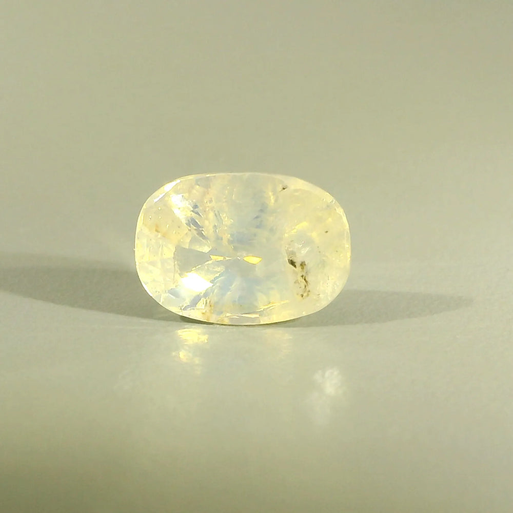 Sri Lankan Yellow Sapphire (Pukhraj) 3.7 Carat / 4.12 Ratti, Unheated and Untreated – No indications of treatment observed – front view