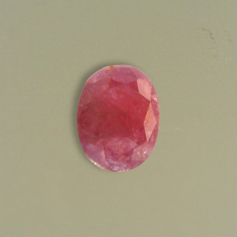 Mozambique Ruby (Manik) 4.94 Carat / 5.49 Ratti, Unheated and Untreated – No indications of treatment observed – top view