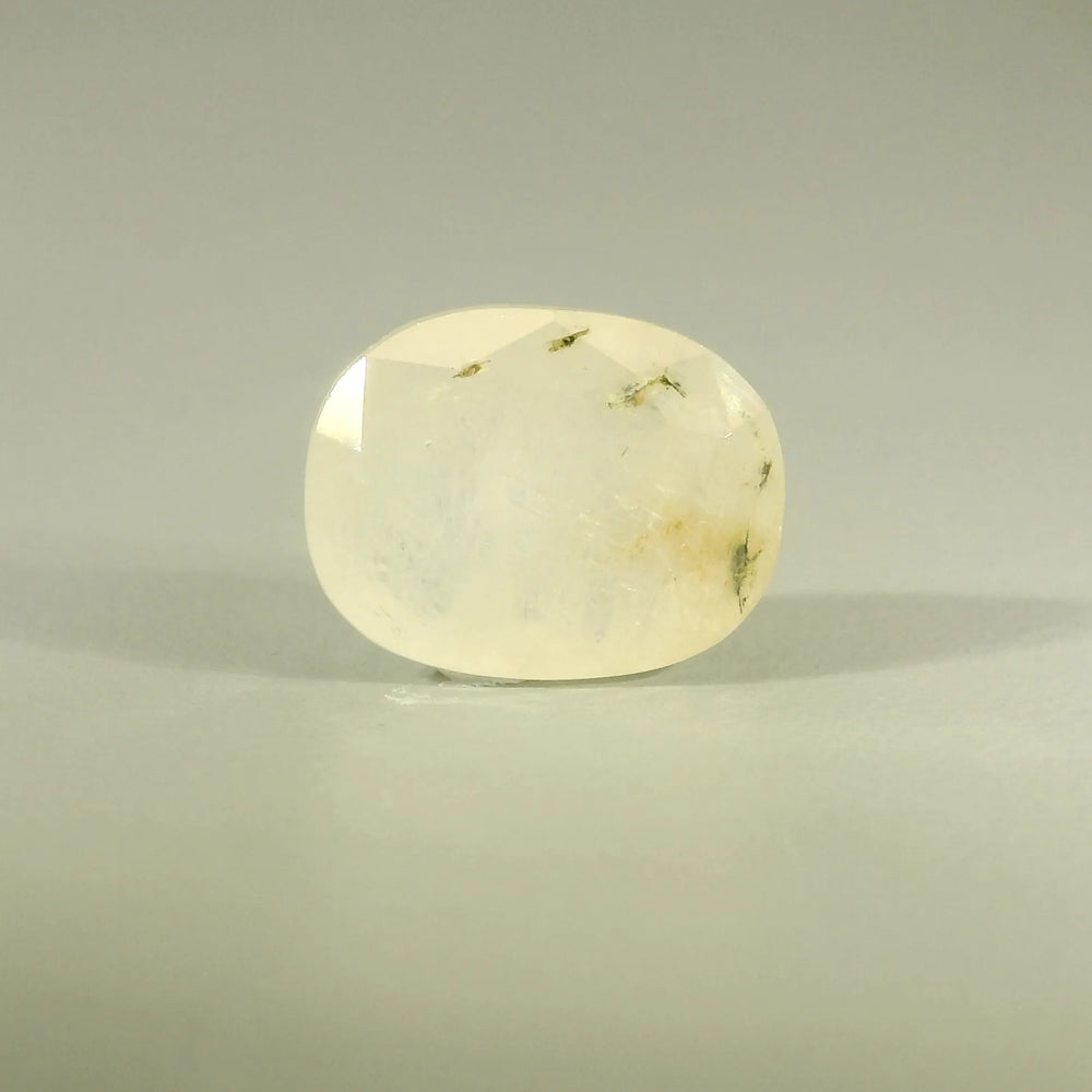 Yellow Sapphire (Pukhraj) 7.49 Carat / 8.33 Ratti, Unheated and Untreated – No indications of treatment observed – front view