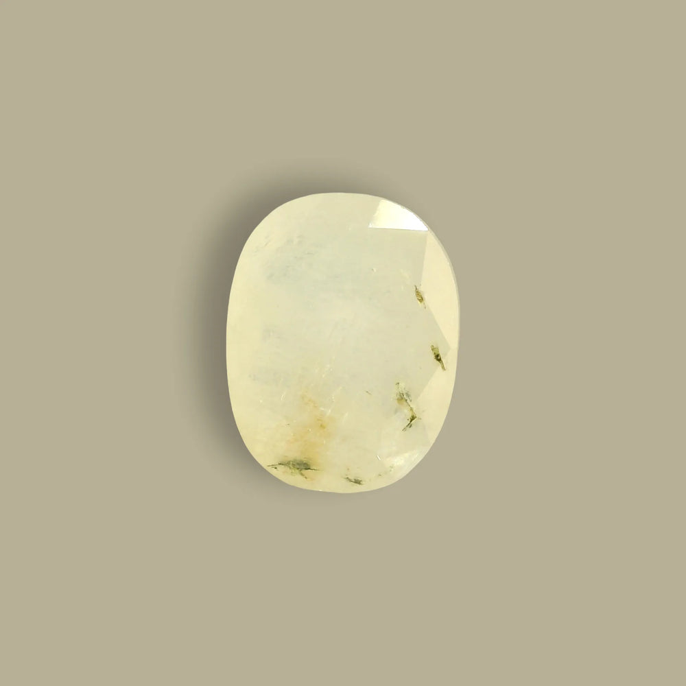 Yellow Sapphire (Pukhraj) 7.49 Carat / 8.33 Ratti, Unheated and Untreated – No indications of treatment observed – top view