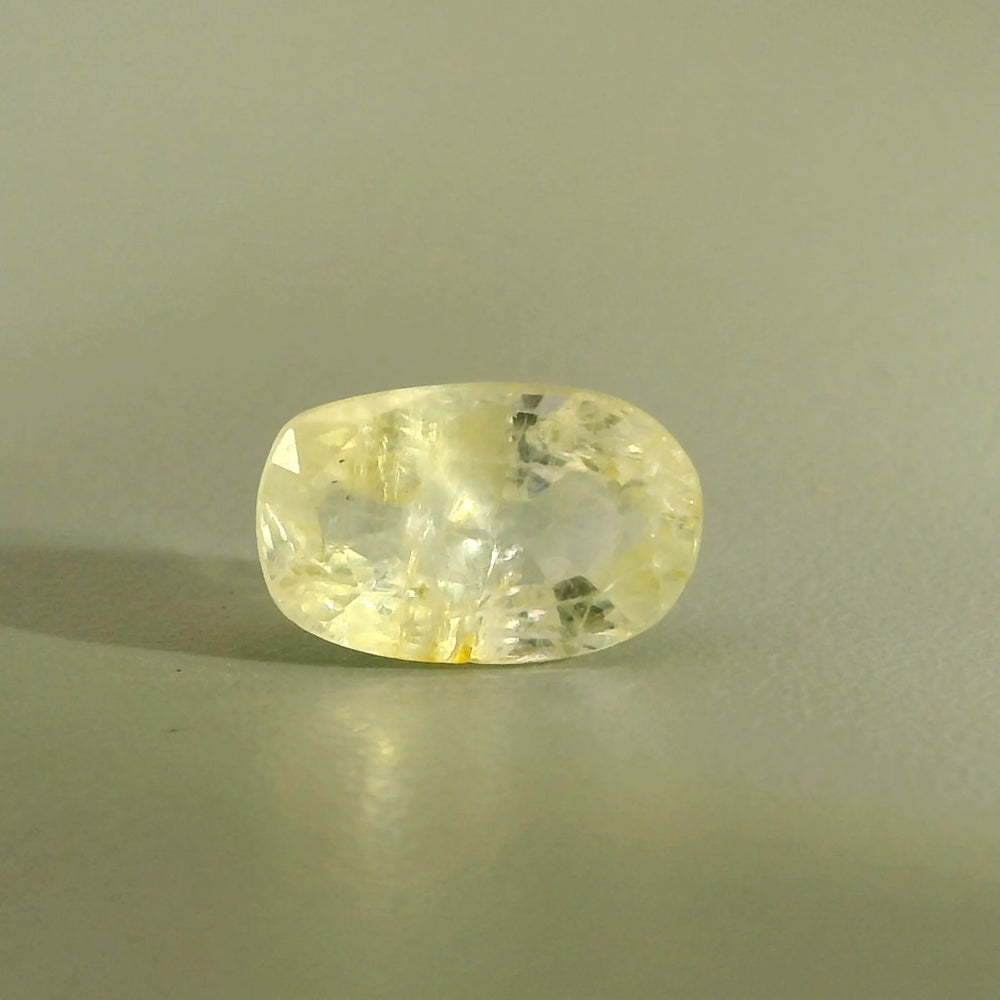 Sri Lankan Yellow Sapphire (Pukhraj) 3.69 Carat / 4.1 Ratti, Unheated and Untreated – No indications of treatment observed – front view