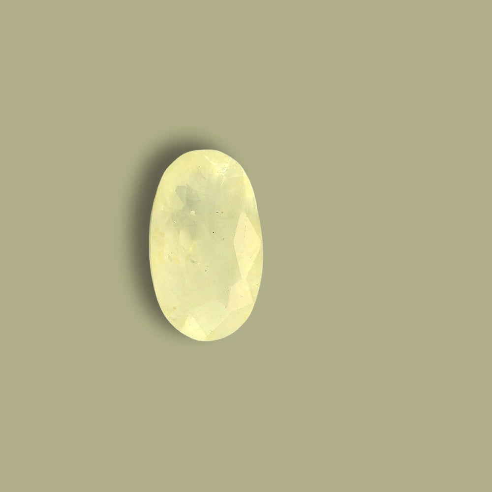 Sri Lankan Yellow Sapphire (Pukhraj) 2.84 Carat / 3.16 Ratti, Unheated and Untreated – No indications of treatment observed – top view