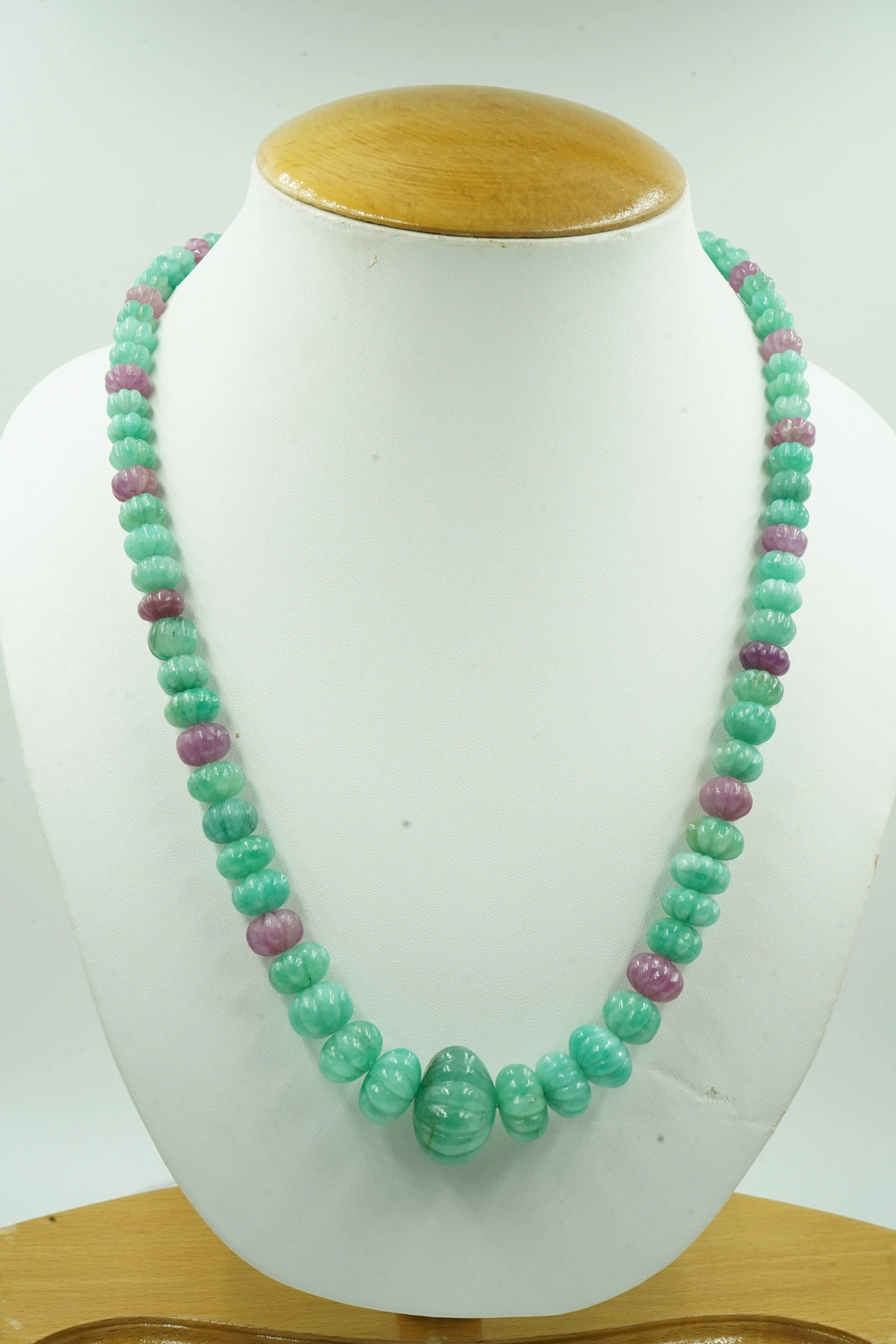 Muskmelon Emerald & Sapphire Strand