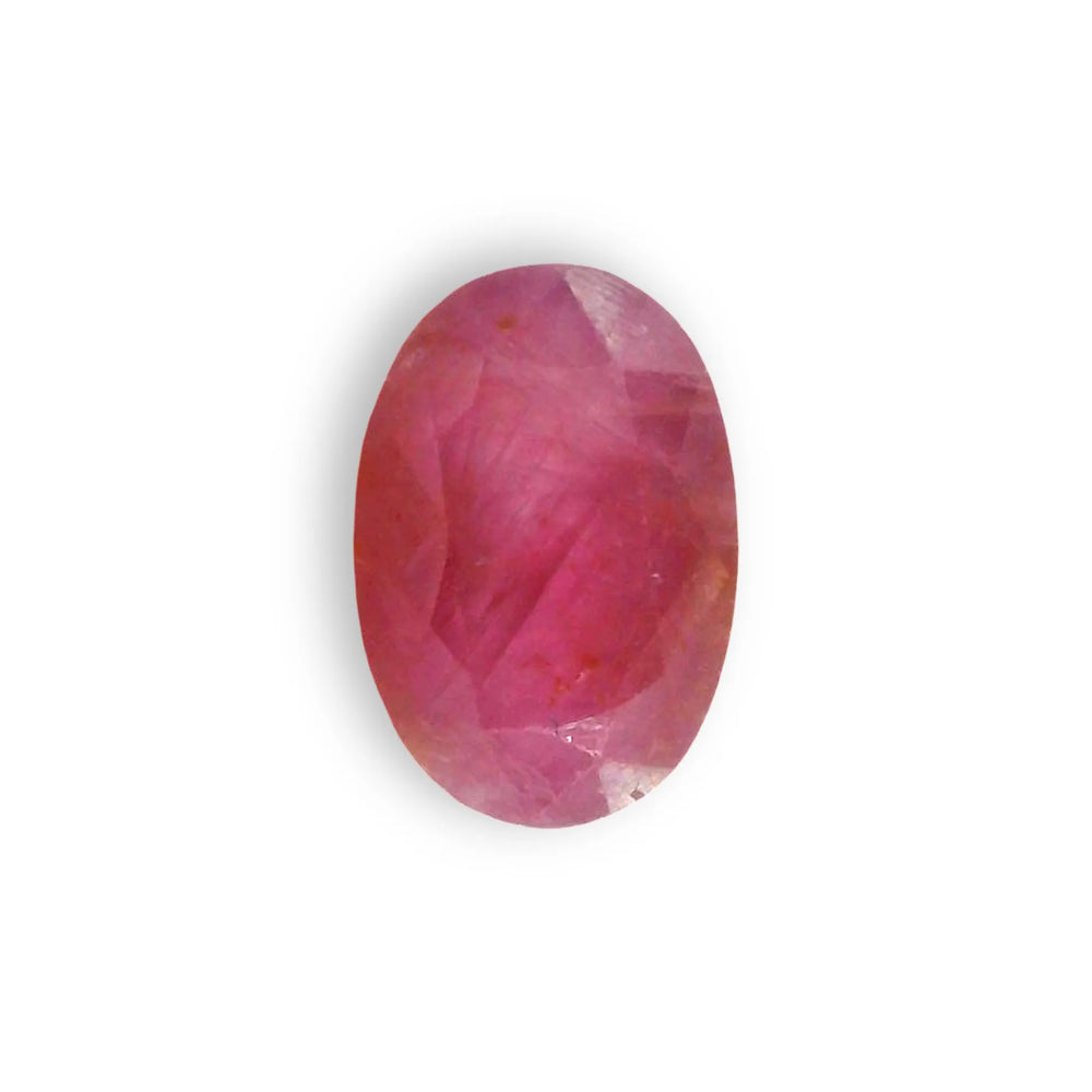 African Ruby (Manik) 3.76 Carat / 4.18 Ratti, Unheated and Untreated – No indications of treatment observed – top view