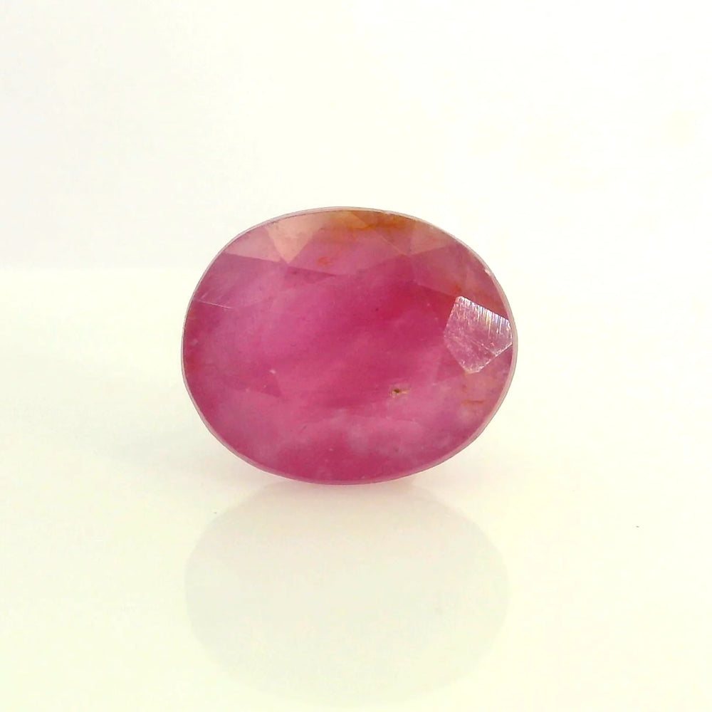 African Ruby (Manik) 4.64 Carat / 5.16 Ratti, Unheated and Untreated – No indications of treatment observed – front view
