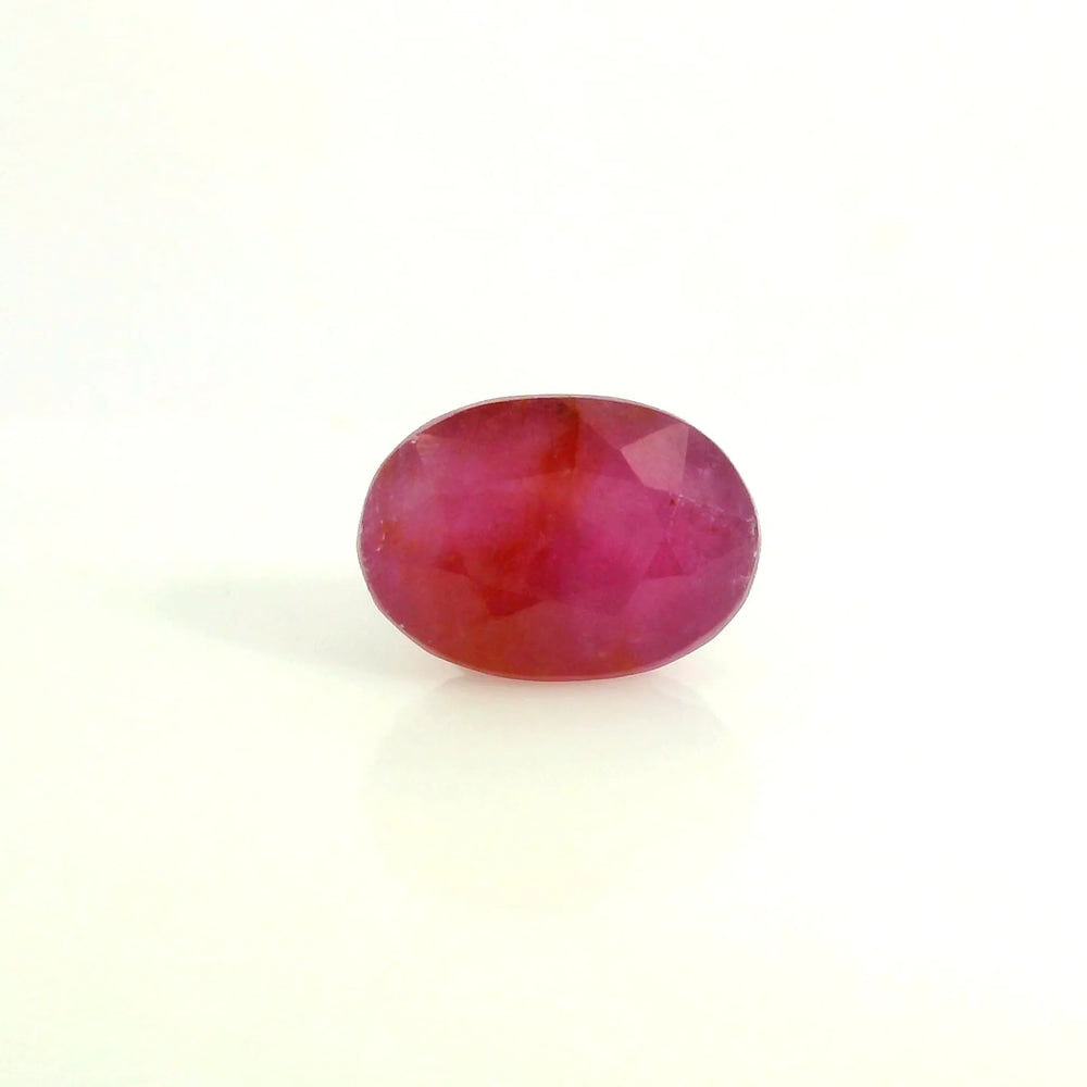 African Ruby (Manik) 3.75 Carat / 4.17 Ratti, Unheated and Untreated – No indications of treatment observed – front view