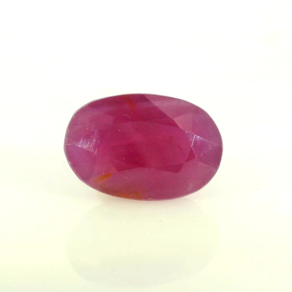 African Ruby (Manik) 4.72 Carat / 5.25 Ratti, Unheated and Untreated – No indications of treatment observed – front view